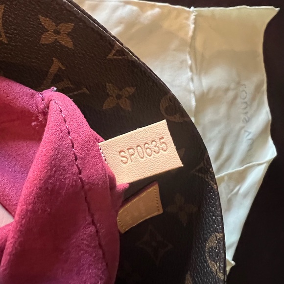 New with tags Louis Vuitton Melie handbag - Picture 5 of 9